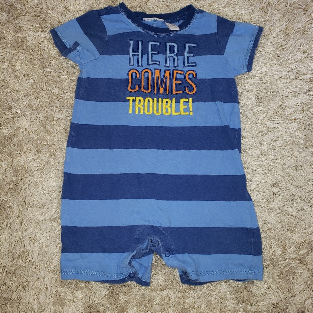 24m boy Carter's outfit and 2 rompers - Picture 6 of 13